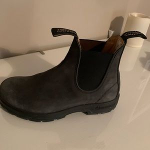 Blundstone Size 4( women’s 7)
